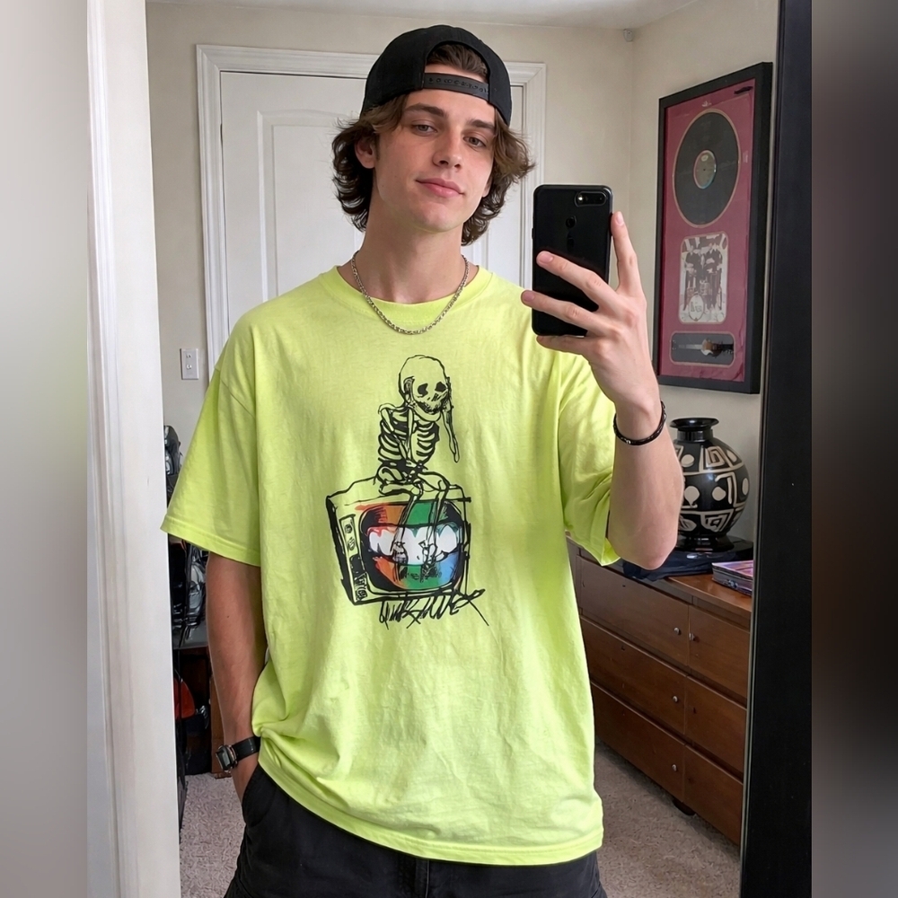 SLIM FIT Men's T Shirt XL Lime Green Short Sleeve Skeleton TV Graphic NWT Cotton